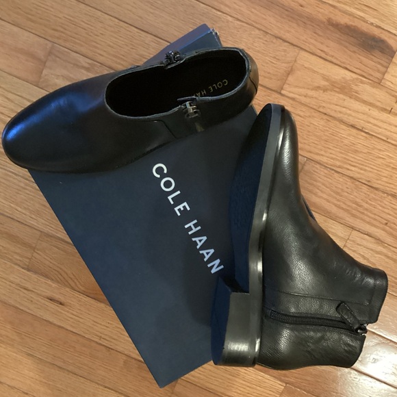 NWT COLE HAAN SOFT BLACK LEATHER RENEE BOOTIE - ZIPPERS ON INNER AND OUTER SIDES - Picture 6 of 10